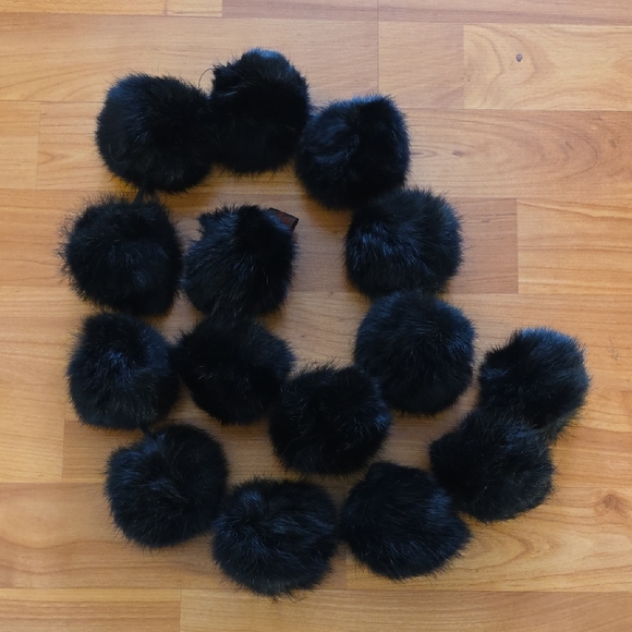Danier Rabbit Fur Scarf - Picture 1 of 5